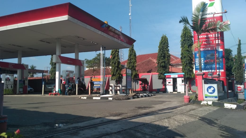 kilang-minyak-balongan-terbakar-spbu-di-majalengka-pastikan-stok-bbm-aman.jpg