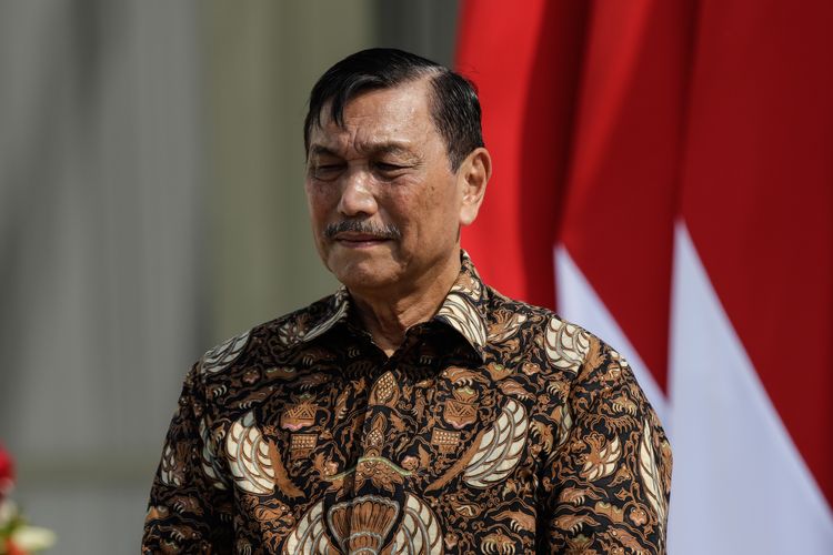 luhut-binsar-panjaitan-menteri-koordinator-bidang-maritim-dan-investasi-marinves.jpg