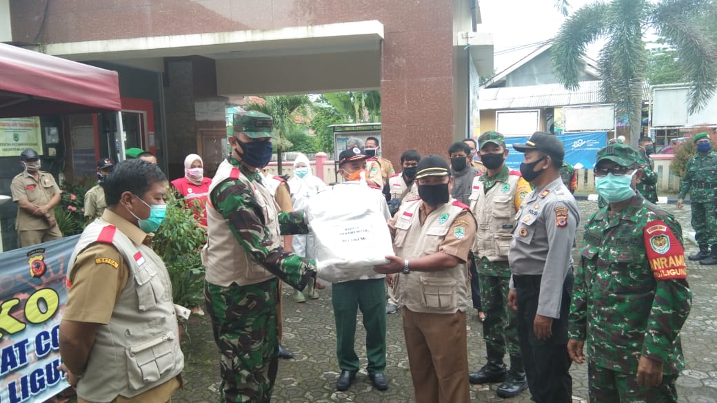 pemberian-masker-di-empat-kecamatan-majalengka.jpg
