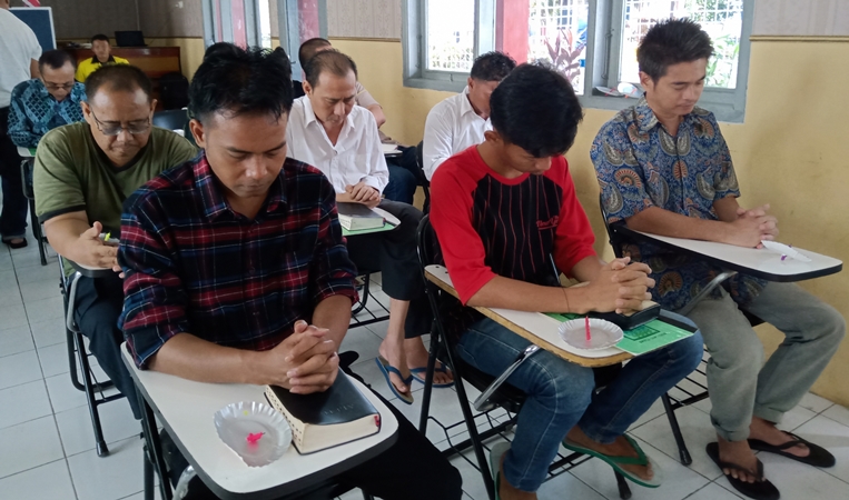 prosesi-perayaan-ibadat-natal-2019-di-lapas-kelas-ii-b-indramayu-rabu-25122019.jpg