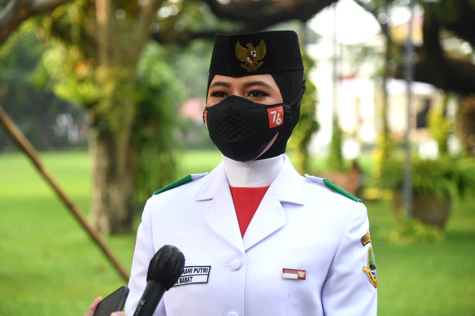 qyara-maharani-gadis-asal-garut-dapat-tugas-penting-di-acara-penurunan-bendera-di-istana.jpg