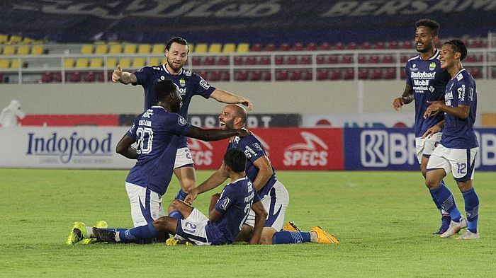 rashid-persib-bandung-selebrasi-1.jpg