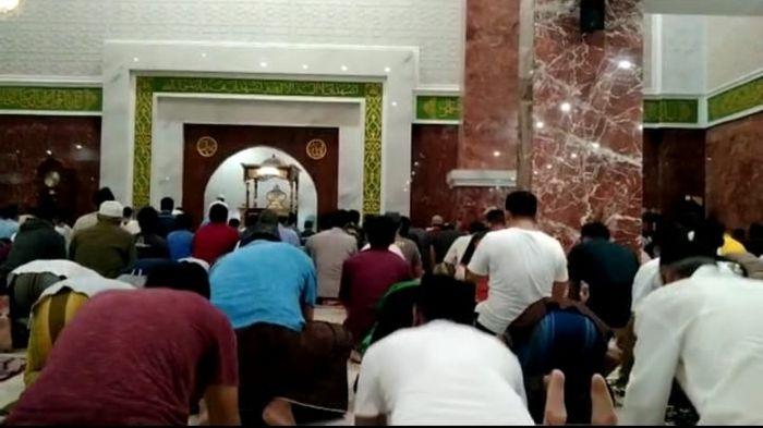 salat-tarawih-di-Masjid-Agung-Al-Imam-Majalengka-242022.jpg