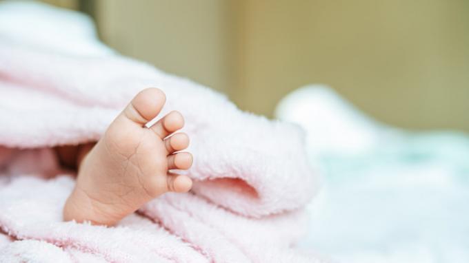 seorang-bayi-laki-laki-terlahir-dengan-tiga-alat-kelamin-sekaligus-di-irak-ini-istilah-medisnya.jpg