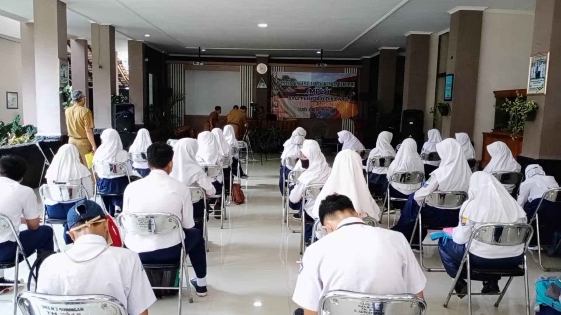 suasana-kegiatan-mpls-di-sma-negeri-3-kuningan-tahun-ajaran-202020211.jpg