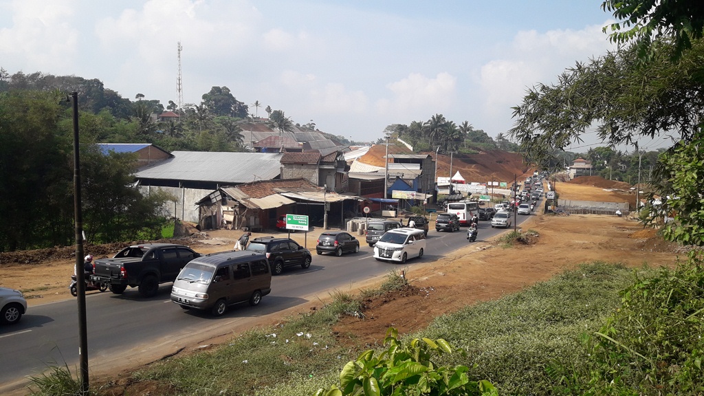 Hati-Hati! Ruas Jalan Tanjungsari Menuju Sumedang Macet Sepanjang Tiga Kilometer