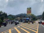Arus-lalulintas-dikawasan-Puncak-Cianjur-diberlakukan-sistem-satu-arahw.jpg