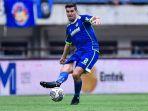 Bek-Persib-Bandung-Nick-Kuipersdf.jpg