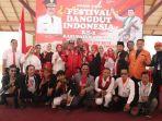 Bupati-Cirebon-Imron-Rosyadi-saat-hadir-dalam-Festival-Dangdut-ke-2.jpg