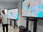 Bupati-Majalengka-Eman-Suherman-kanan-saat-launching-inovasi-Mata-Hati-di-BLKW.jpg