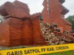 Gapura-Taman-Pataraksa-Cirebon-ambruk-3.jpg
