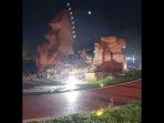 Gapura-Taman-Pataraksa-depan-Kantor-Bupati-Cirebon-ambruk-2.jpg