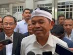 Gubernur-Jawa-Barat-Dedi-Mulyadi-saat-diwawancarai-seusai-acara-di-SabugaS.jpg