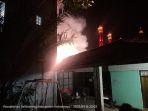 Gudang-Kembang-Api-Terbakar-Jatibarang.jpg
