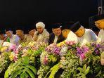 Habib-Syekh-bin-Abdul-Qodir-Assegaf-saat-bersholawat-bersamaa.jpg