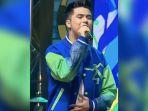Hafiz-Alongg-saat-menyanyi-di-festival-SerunyaBareng-TikTok.jpg