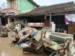 Harta-benda-hancur-disapu-banjir-bandangS.jpg