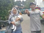 IBU-BAWA-BAYI-Warga-sekitar-mengarah-jalan-kepada-seorang-ibuf.jpg