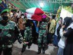 ISAK-TANGIS-Keluarga-Babinsa-Kurulu-Dibantai-KKB-Papua-Kini-2-Anak-Prajurit-TNI-Ini-Yatim-Piatu.jpg