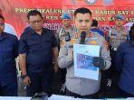 Kapolres-Cirebon-Kota-AKBP-Ariek-Indra-Sentanu-kedua-kanan-besertad.jpg