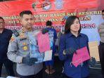 Kapolres-Cirebon-Kota-AKBP-Ariek-Indra-Sentanu-kedua-kiri-didampingi-Kasat-Reskrim-Polresd.jpg