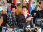 Keluarga-Korban-Persalinan-Meninggal-di-Dinkes.jpg