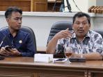 Ketua-Komisi-III-DPRD-Kota-Cirebon-Benny-Sujarwo-kanan-saat-rapat-kerja-bersama-DP3APPKbb.jpg
