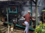 Kondisi-rumah-semi-permanen-milik-pasangan-suami-istri-ludes-terbakars.jpg
