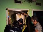 Kondisi-rumah-sudah-dipasangi-garis-Polisib.jpg