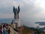 Kujang-Sepasang-Menara.jpg
