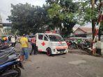 Mobil-ambulance-mengangkut-jenazah-Reffian-Ganie.jpg