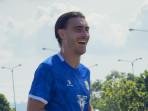 Pemain-anyar-Persib-Bandung-Andrew-Jung-akhirnya-bergabung-dengan-tim-berlatihS.jpg