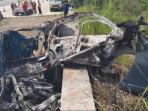Penampakan-mobil-Toyota-Raize-berpelat-nomor-D-1027-UBK-yang-terbakarS.jpg