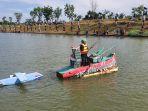 Peserta-lomba-rakit-hias-Festival-Pecunan-saat-memamerkand.jpg