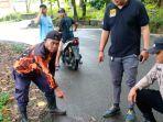 Polisi-saat-melakukan-olah-TKP-pembacokan-terhadap-pelajar-SD-hingga-tewass.jpg