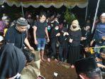 Proses-pemakaman-Ibunda-Desy-Ratnasari-1842022.jpg