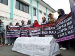 Ratusan-Emak-emak-yang-tergabung-dari-AliansiFF.jpg