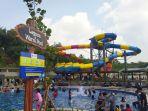 Salah-satu-wahana-seluncuran-ekstrem-yang-ada-di-Wahoo-Waterworldb.jpg