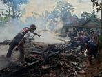 Satu-unit-rumah-panggung-ludes-terbakar-yang-terjadi-di-Kampung-Sodongfe.jpg