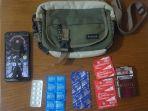Sejumlah-barang-bukti-yang-disita-dari-pengedar-obat-obatan-psikotropikas.jpg