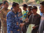 Sekda-Kabupaten-Majalengka-Eman-Suherman-didampingi-Kepala-BPN-Kabupaten-Majalengkaa.jpg