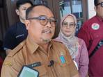 Sekretaris-Dinkes-Kabupaten-Cirebon-Edi-SusantoVS.jpg