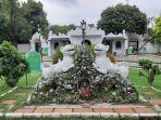 Suasana-Taman-Dewandaru-di-Keraton-Kasepuhan.jpg