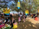 Suasana-wisatawan-saat-berlibur-di-Pantai-Bali-Indramayuqq.jpg