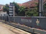 Susana-kampung-di-depan-Kantor-Balai-Desa-Putridalem-majalengka.jpg