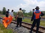 TERTABRAK-KERETA-API-Warga-Desa-Kanci-Kulon-Kecamatan-AstanajapuraS.jpg