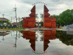 Taman-Pataraksa-Gapura-Sebelum-Ambruk.jpg