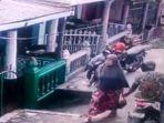 Tas-Dirampas-Emak-emak-Duel-dengan-Jambret-Pelaku-Kabur-dan-Motor-Ditinggal-di-Lokasi.jpg