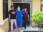 Tersangka-DSM-saat-digiring-polisi-saat-konferensi-pers-di-Mapolres-Indramayuw.jpg