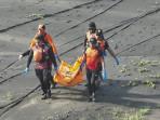 Tim-SAR-saat-mengevakuasi-korban-nelayan-Sukabumi-yang-hilang-terserets.jpg